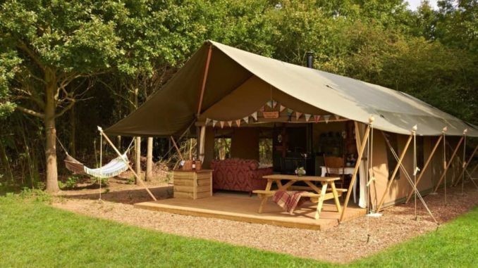 www.criticalmatters.net.article.glamping-3